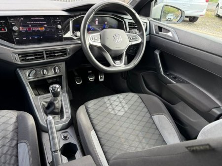 2025 Volkswagen Polo - photo 8