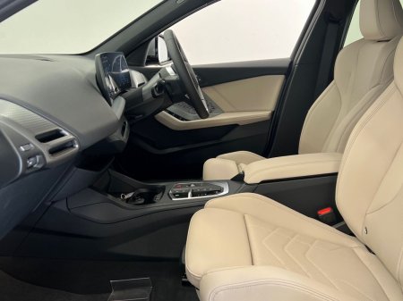 2026 BMW 1-Series - photo 12