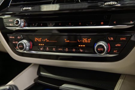 2023 BMW 5-Series - photo 21