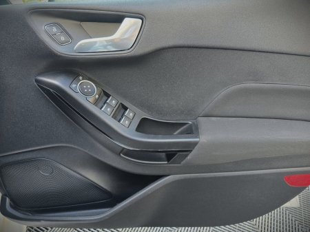 2020 Ford Fiesta - photo 17