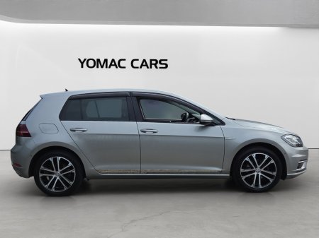 2020 Volkswagen Golf - photo 2