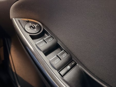 2016 Ford Focus - photo 18