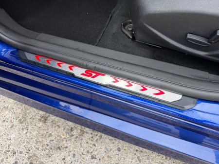 2016 Ford Focus - photo 26
