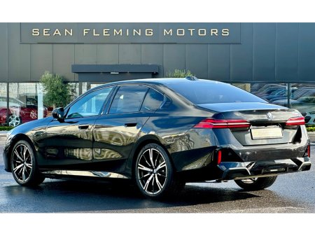 2026 BMW 5-Series - photo 4