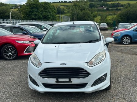 2016 Ford Fiesta - photo 2