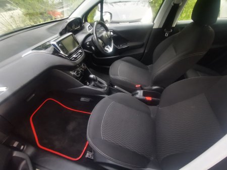 2017 Peugeot 208 - photo 15