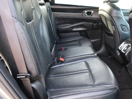 2025 Kia Sorento - photo 10