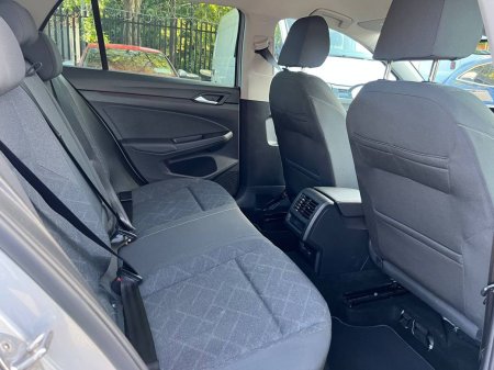 2023 Volkswagen Golf - photo 8