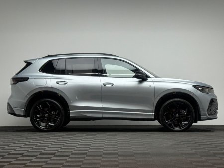 2025 Volkswagen Tiguan - photo 8
