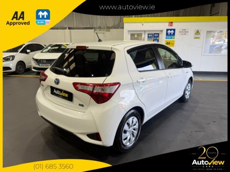 2020 Toyota Vitz - photo 8