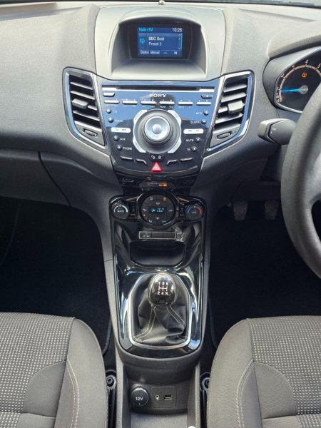 2015 Ford Fiesta - photo 13