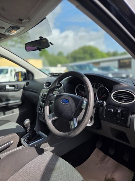 2010 Ford Focus - photo 14