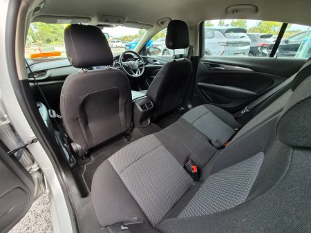 2022 Opel Insignia - photo 10