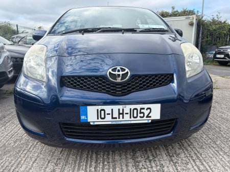 2010 Toyota Yaris - photo 2
