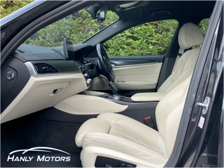 2021 BMW 5-Series - photo 14