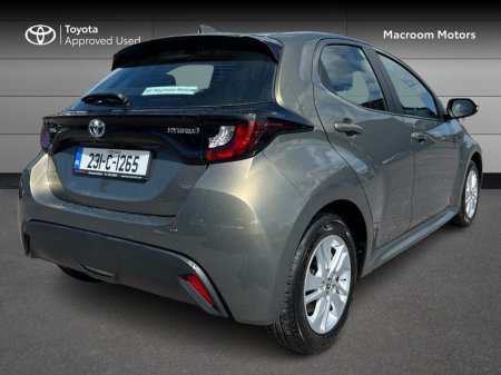 2023 Toyota Yaris - photo 2