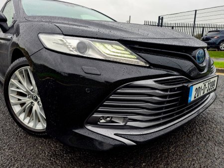 2020 Toyota Camry - photo 3