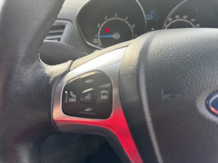 2016 Ford Fiesta - photo 18