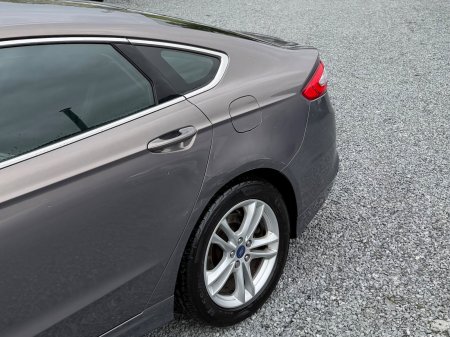 2015 Ford Mondeo - photo 17
