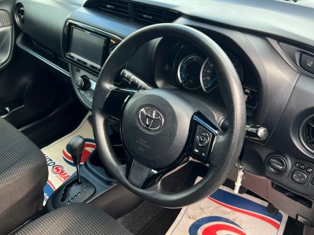 2018 Toyota Vitz - photo 8