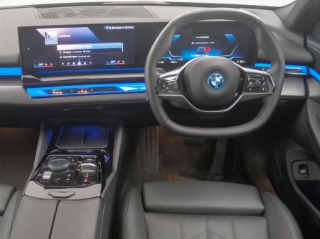 2025 BMW i5 - photo 5