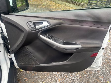 2017 Ford Focus - photo 20