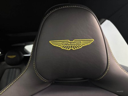 2025 Aston Martin DBX - photo 28