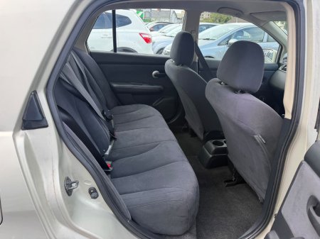 2009 Nissan Tiida - photo 12