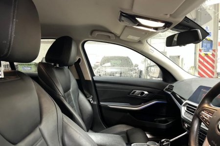 2021 BMW 3-Series - photo 17