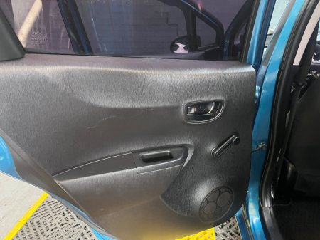 2014 Toyota Yaris - photo 17