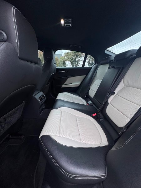 2017 Jaguar XE - photo 20