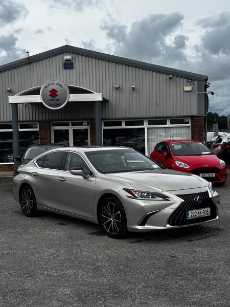 2022 Lexus ES ES300H Executive