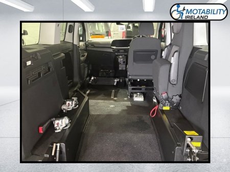2026 Ford Tourneo Connect - photo 13