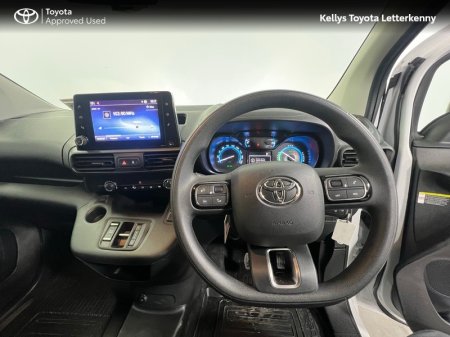 2025 Toyota Proace City - photo 7