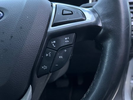 2020 Ford Mondeo - photo 14