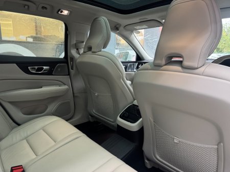 2021 Volvo V60 - photo 17