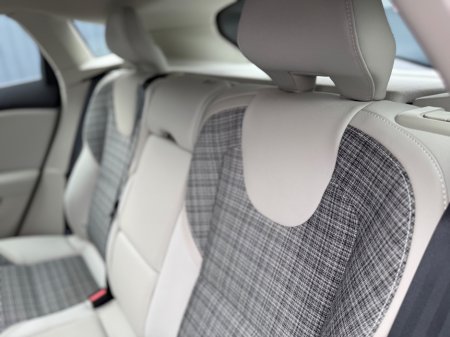 2018 Volvo V40 - photo 43