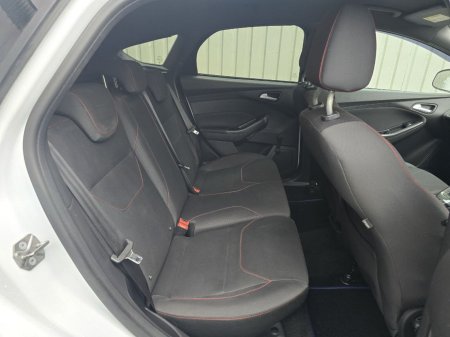 2017 Ford Focus - photo 18