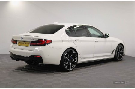 2022 BMW 5-Series - photo 7