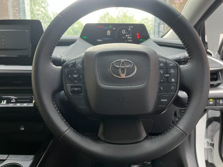 2025 Toyota Prius - photo 8