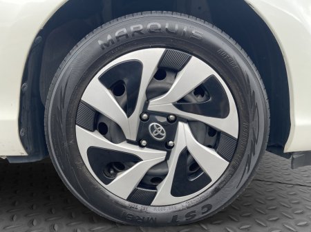 2021 Toyota Aqua - photo 12