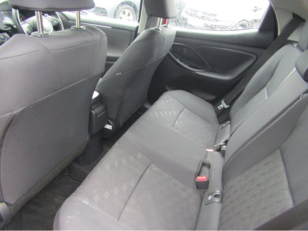 2025 Toyota Yaris - photo 8