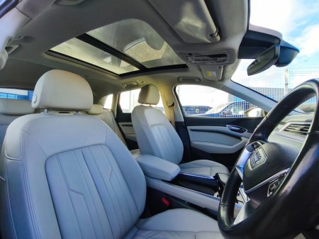 2020 Audi e-tron - photo 16