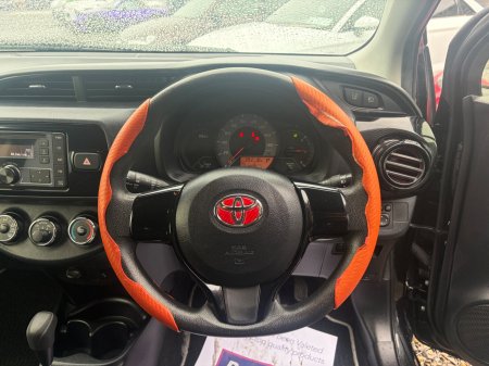 2019 Toyota Vitz - photo 6