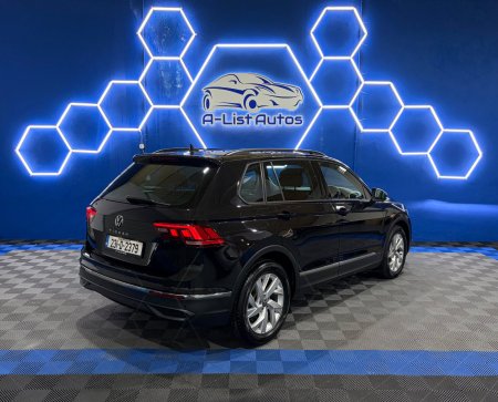 2023 Volkswagen Tiguan - photo 3