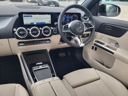 2027 Mercedes-Benz GLA - photo 10