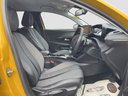 2021 Peugeot 208 - photo 10