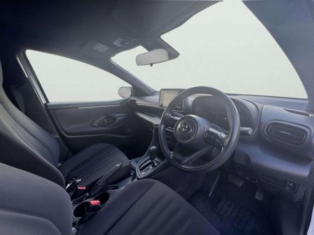 2021 Toyota C-HR - photo 2