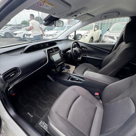 2020 Toyota Prius - photo 13