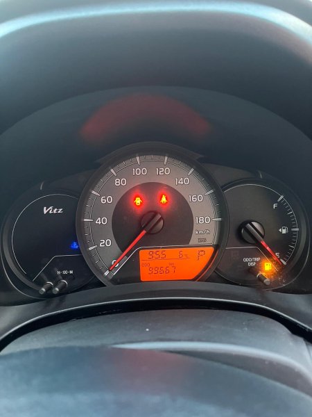 2018 Toyota Vitz - photo 18